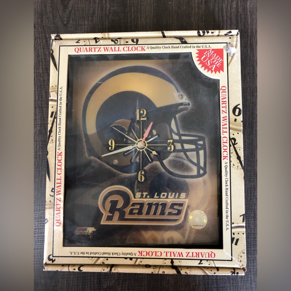St. Louis RAMS Quartz Wall Clock - Picture 3 of 9